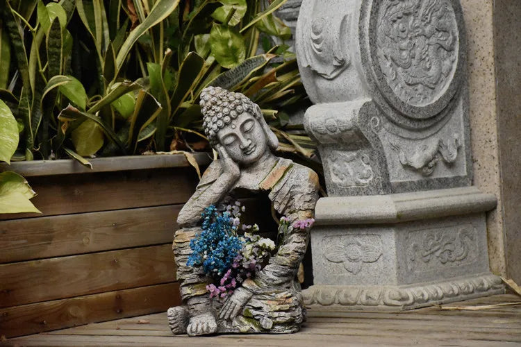 Grande sculpture de Bouddha décorative avec fleurs