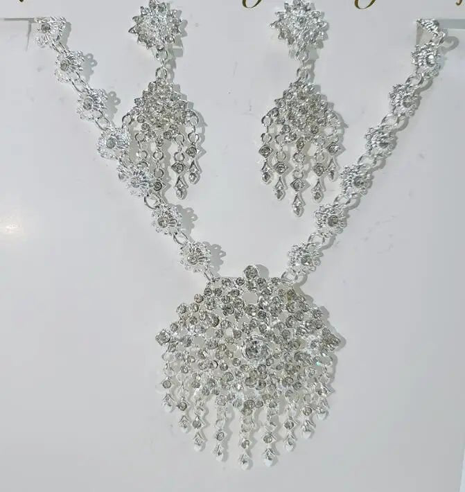 Boucles d'oreilles et collier de style ethnique pour femmes - Tresors asiatiques