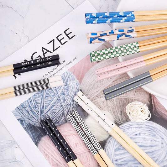 Cinq paires de baguettes en Bois de Style Japonais Vintage