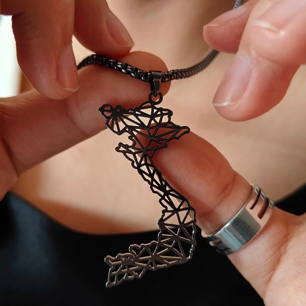 Collier en forme de carte du Vietnam - Tresors asiatiques