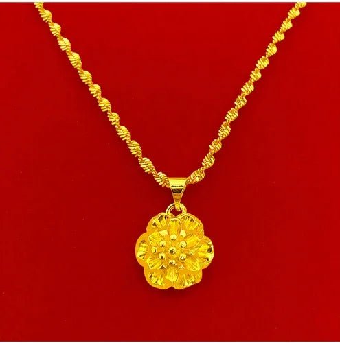 Collier en or plaqué de style vietnamien avec pendentif - Tresors asiatiques