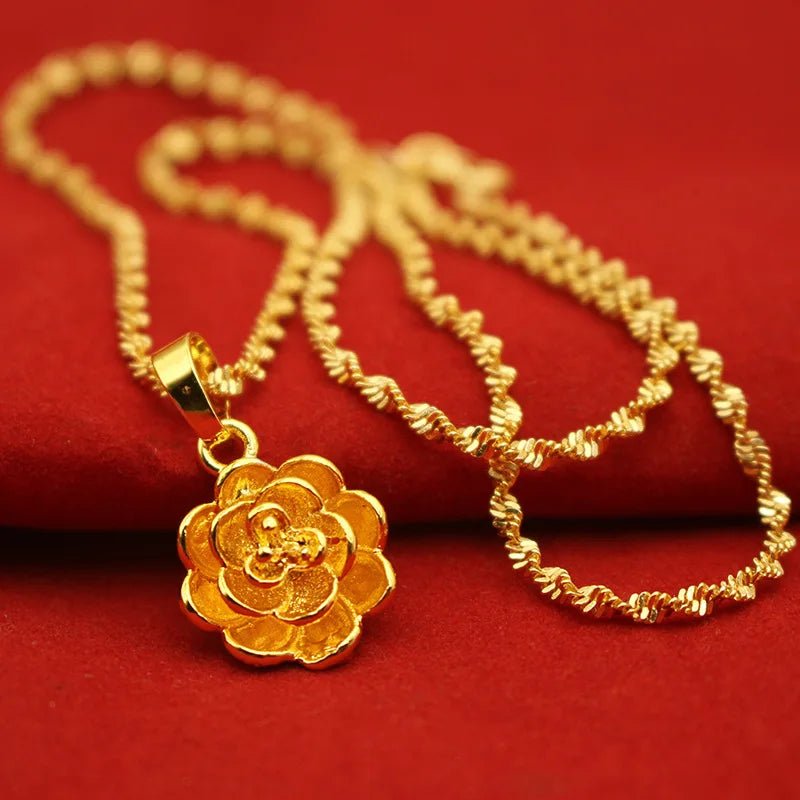 Collier plaqué or en laiton du Vietnam - Tresors asiatiques