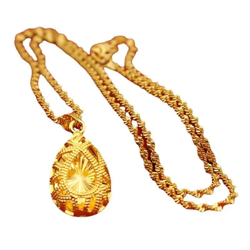 Collier plaqué or en laiton du Vietnam - Tresors asiatiques