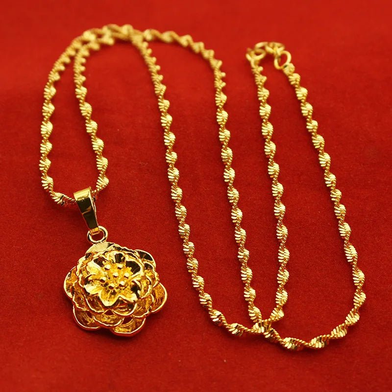 Collier plaqué or en laiton du Vietnam - Tresors asiatiques