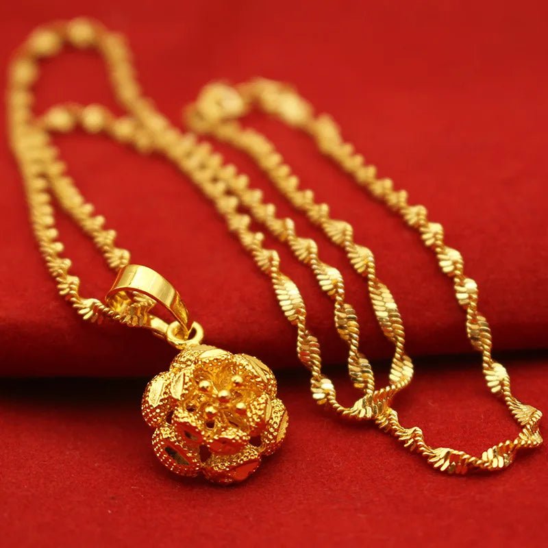 Collier plaqué or en laiton du Vietnam - Tresors asiatiques