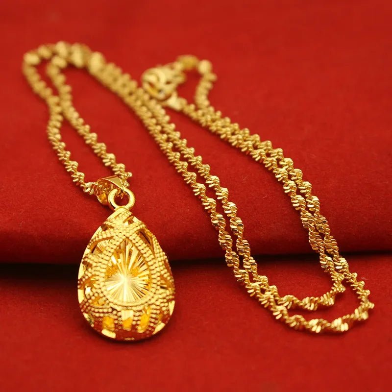Collier plaqué or en laiton du Vietnam - Tresors asiatiques