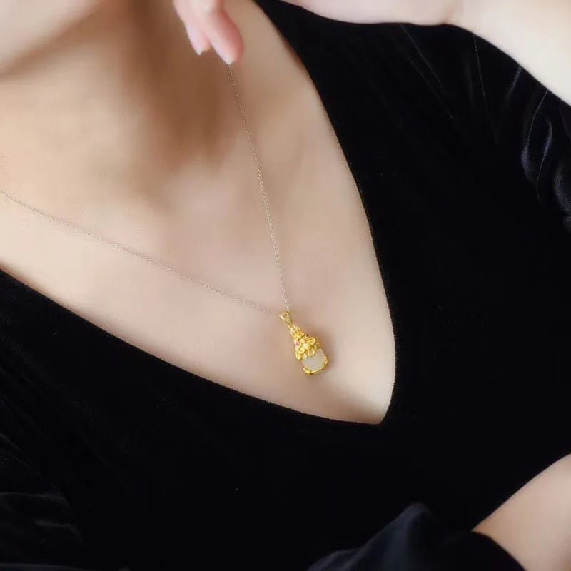 Collier vietnamien en jade blanc - Tresors asiatiques
