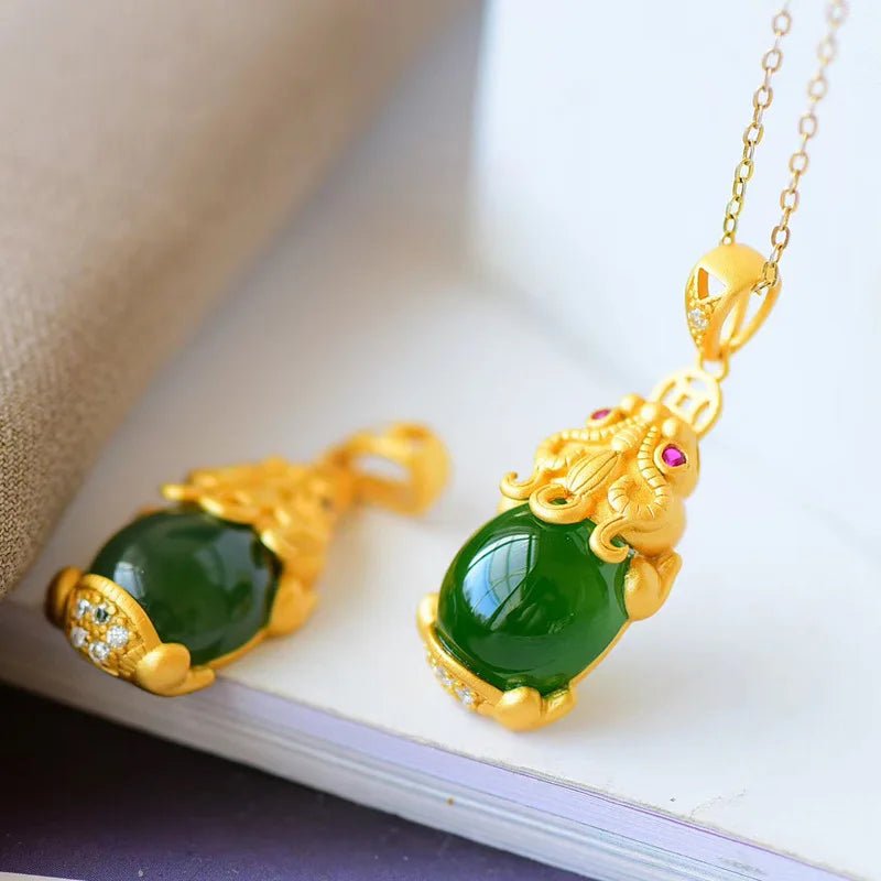 Collier vietnamien en jade blanc - Tresors asiatiques