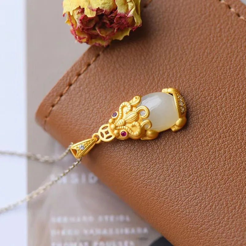 Collier vietnamien en jade blanc - Tresors asiatiques
