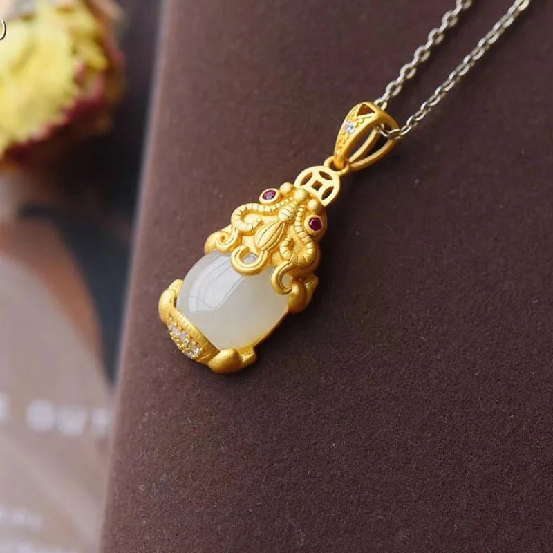 Collier vietnamien en jade blanc - Tresors asiatiques
