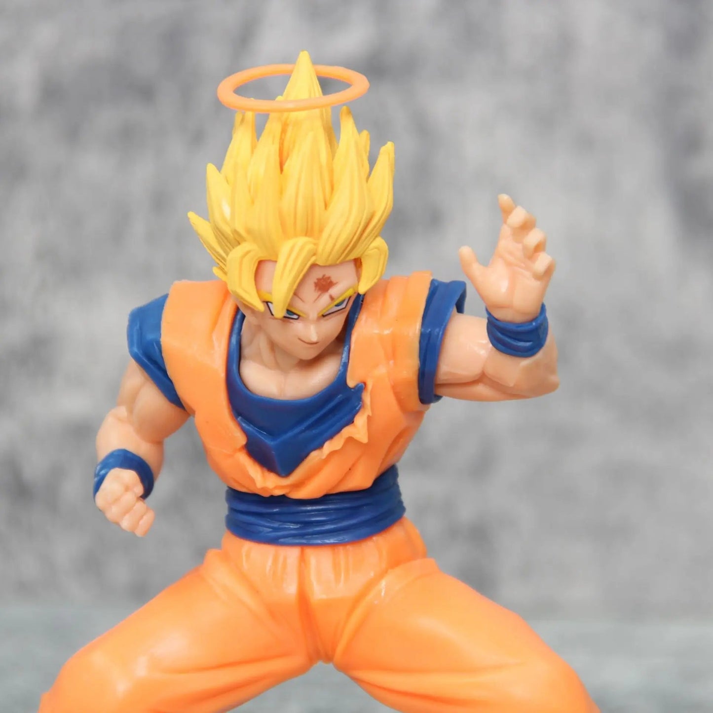 Figurine Dragon Ball Z en version dommages de combat - Tresors asiatiques