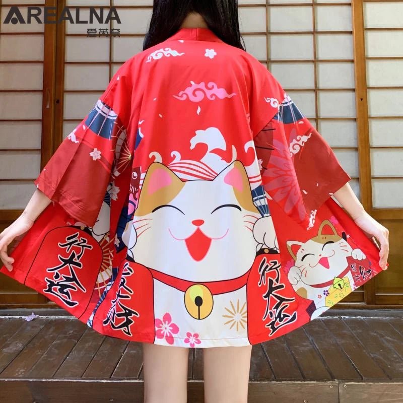 Kimono traditionnel féminin avec imprimé d’animés - Tresors asiatiques