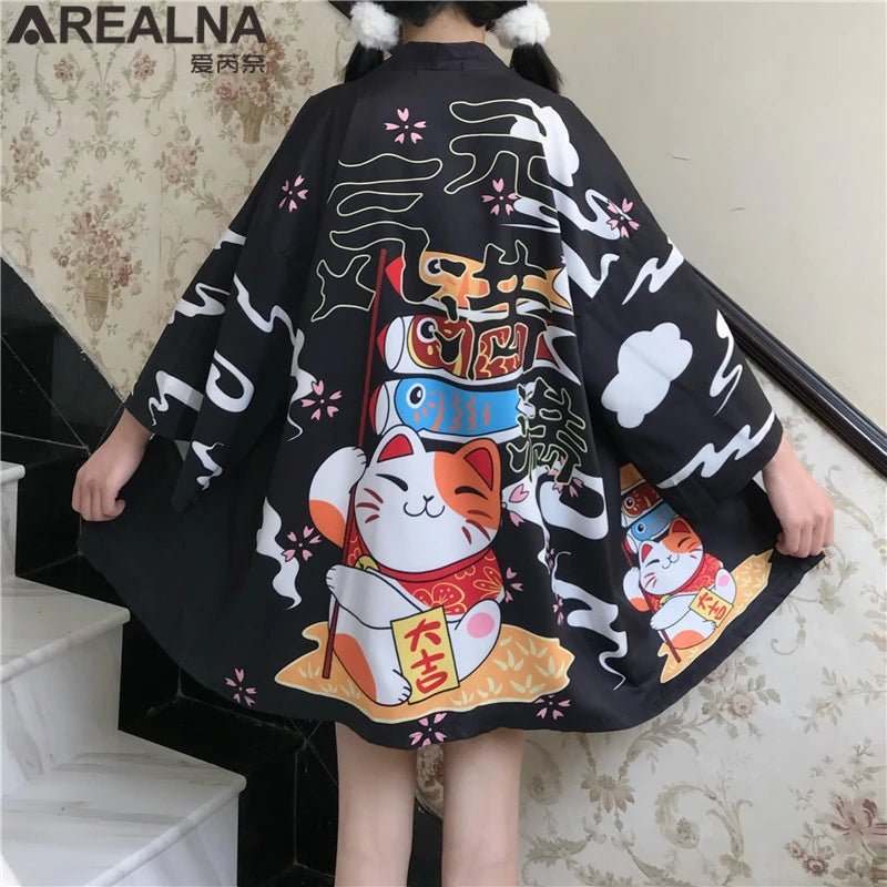 Kimono traditionnel féminin avec imprimé d’animés - Tresors asiatiques