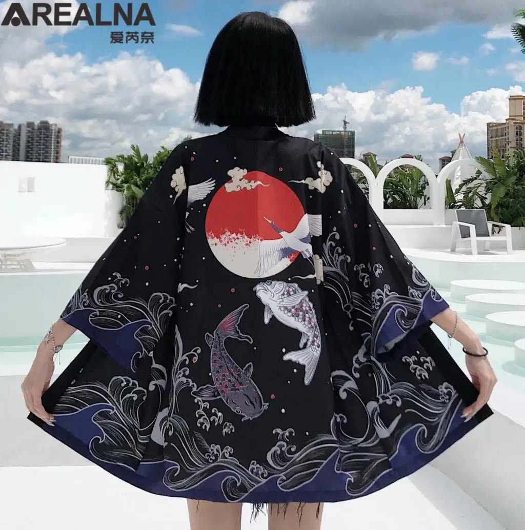 Kimono traditionnel féminin avec imprimé d’animés - Tresors asiatiques
