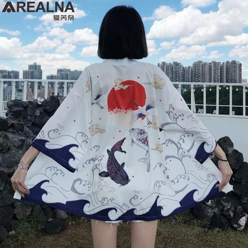 Kimono traditionnel féminin avec imprimé d’animés - Tresors asiatiques