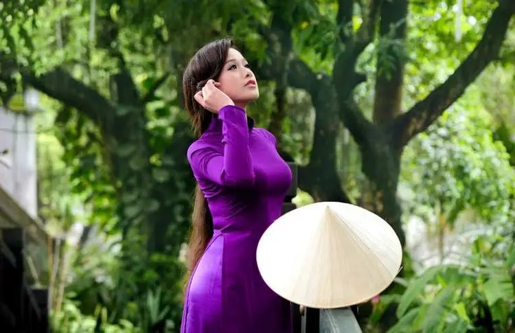 Robe et pantalon vietnamiens Ao Dai pour femmes - Tresors asiatiques