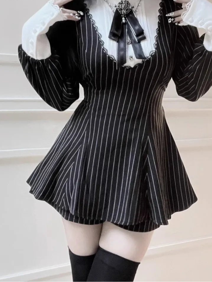 Robe rayée Lolita noire pour femmes - Tresors asiatiques
