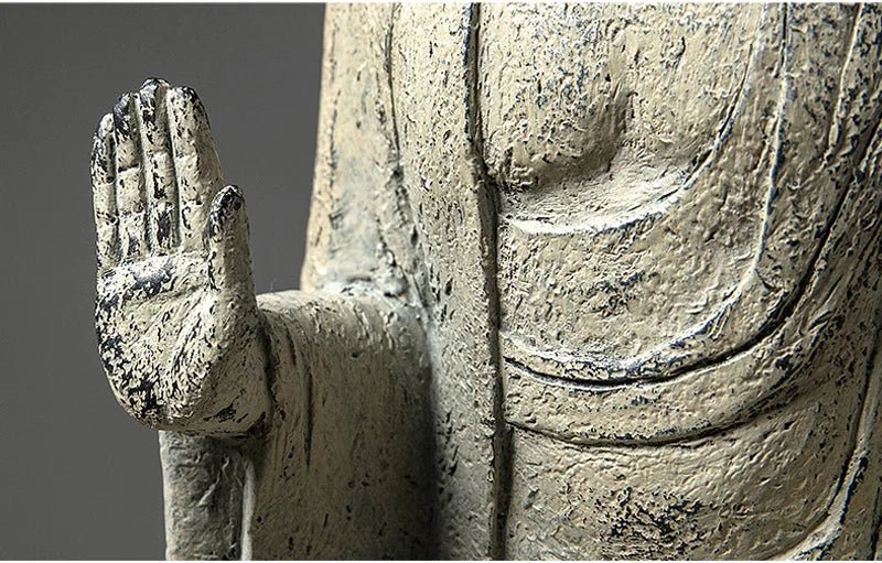 Sculpture antique de Bouddha en résine - Tresors asiatiques