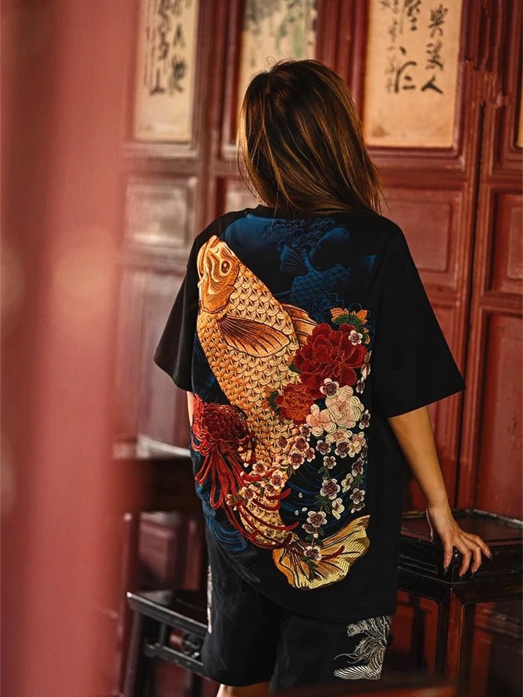 T-shirt Yokosuka Sukajan brodé de style vintage - Tresors asiatiques