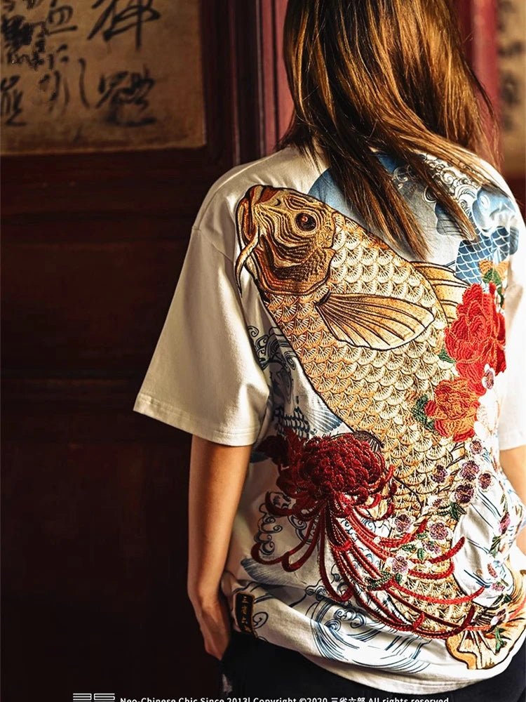 T-shirt Yokosuka Sukajan brodé de style vintage - Tresors asiatiques