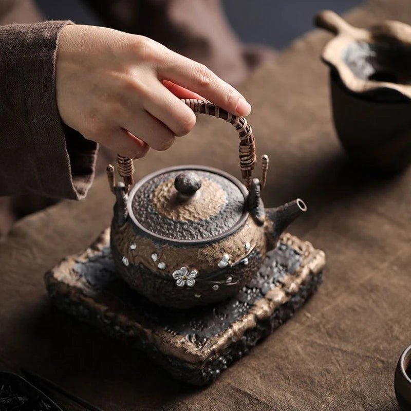 Théière à faisceau élévateur martelé - Tresors asiatiques