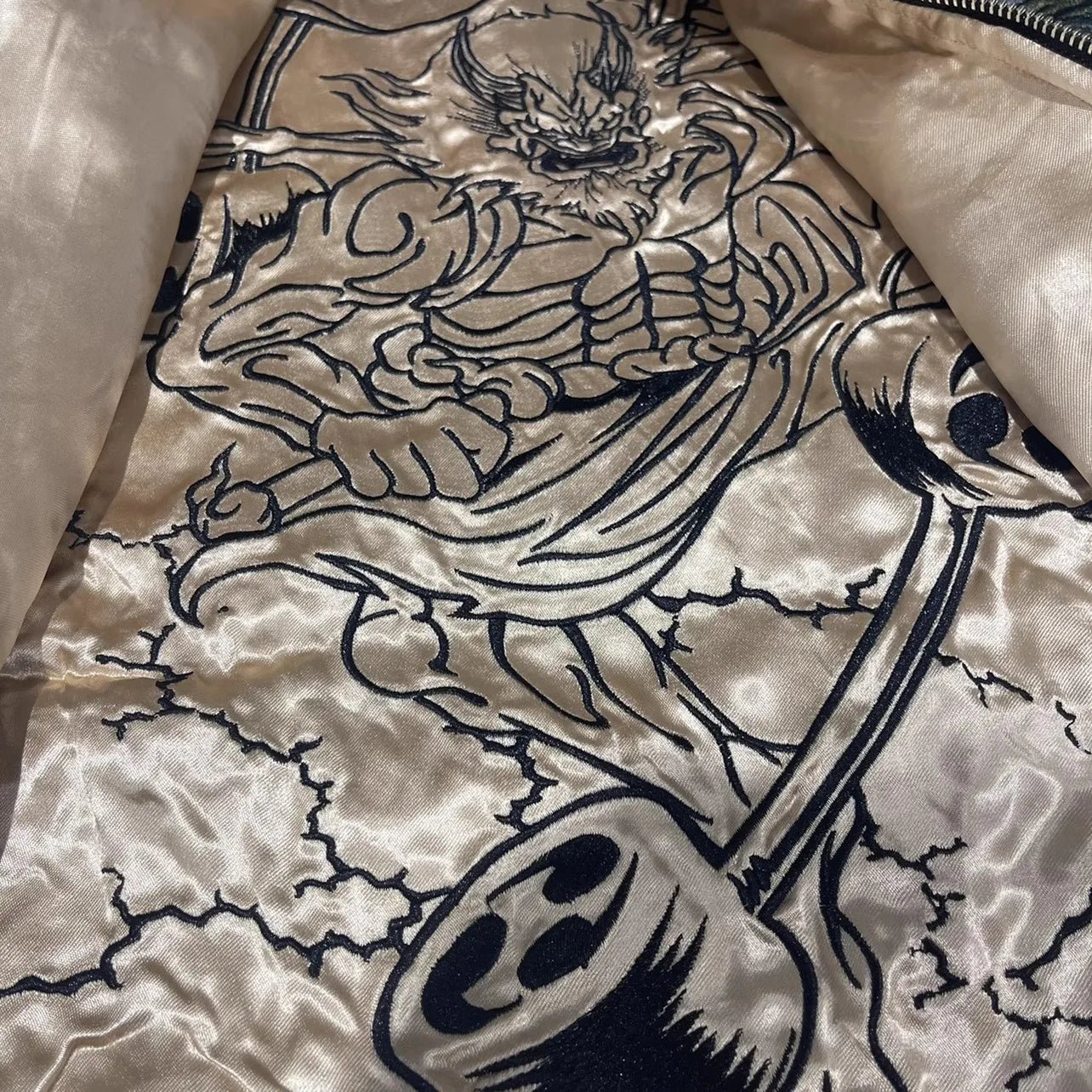 Veste souvenir Sukajan brodée pour hommes - Tresors asiatiques