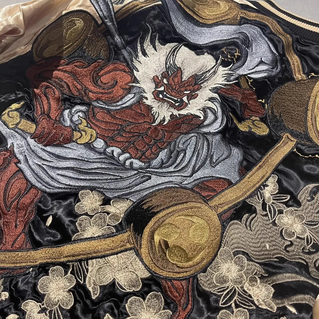 Veste souvenir Sukajan brodée pour hommes - Tresors asiatiques
