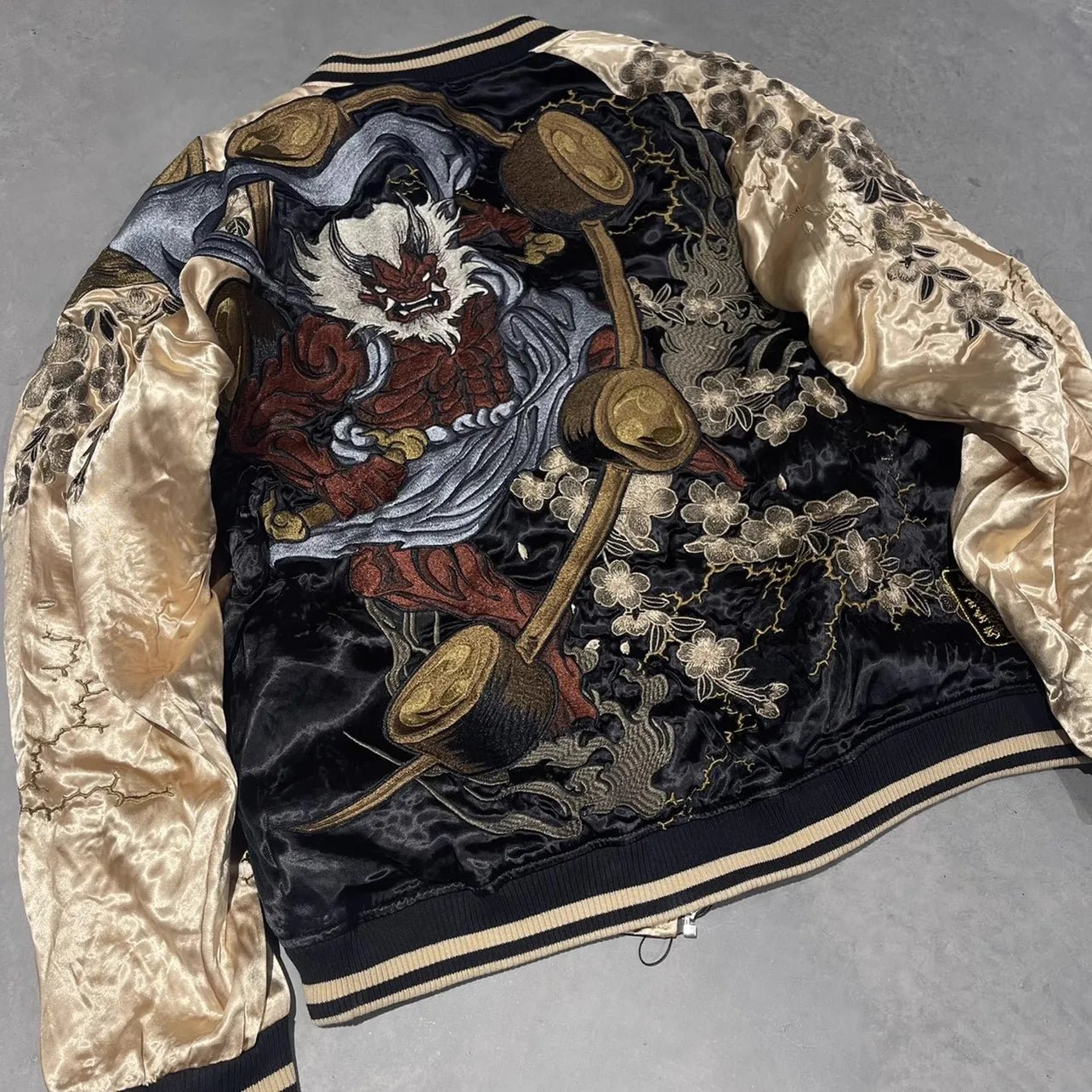 Veste souvenir Sukajan brodée pour hommes - Tresors asiatiques