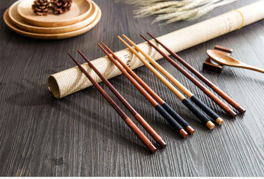 L’art de la table au Japon : le rôle des baguettes dans la culture culinaire