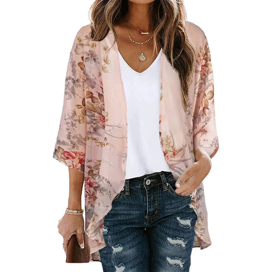 Cardigan de plage — Fleurs délicates sur rose poudré